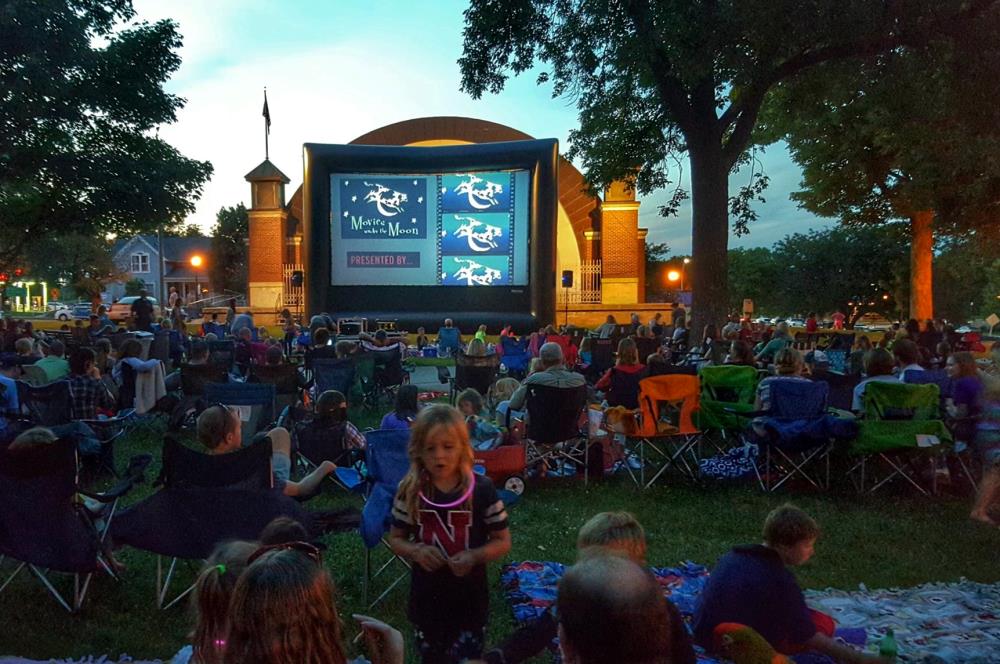 Movies Under The Moon Cedar Falls Tourism Visitors Bureau